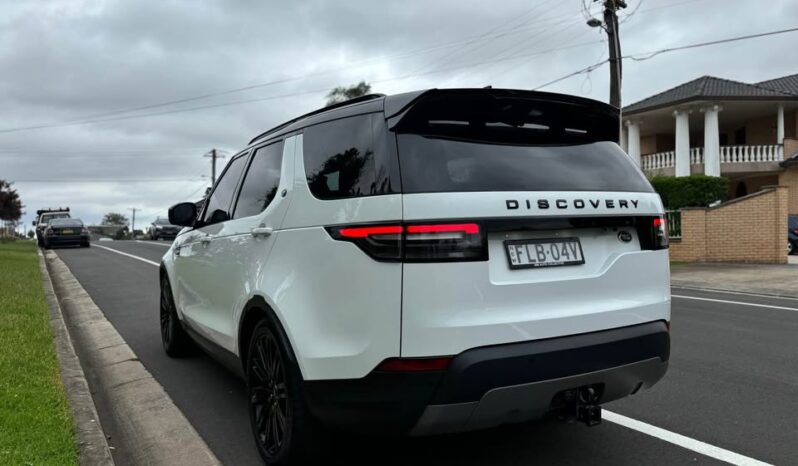 
								Used 2019 Land Rover Discovery full									