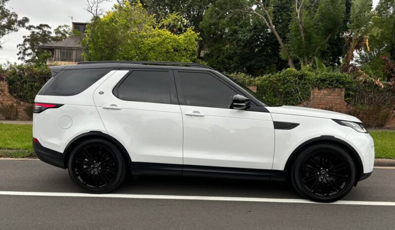 
								Used 2019 Land Rover Discovery full									