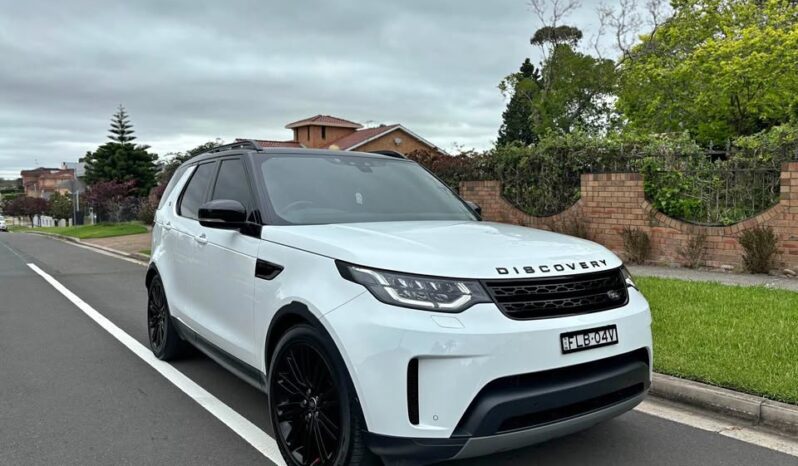 
								Used 2019 Land Rover Discovery full									