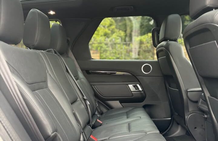 
								Used 2019 Land Rover Discovery full									