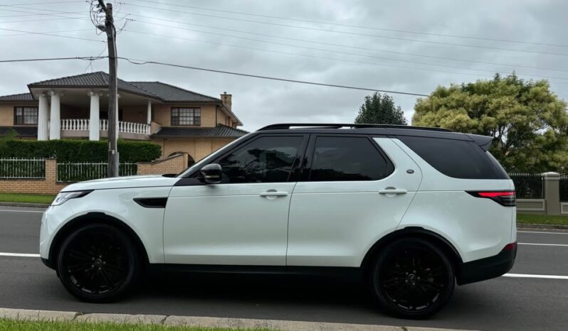 
								Used 2019 Land Rover Discovery full									